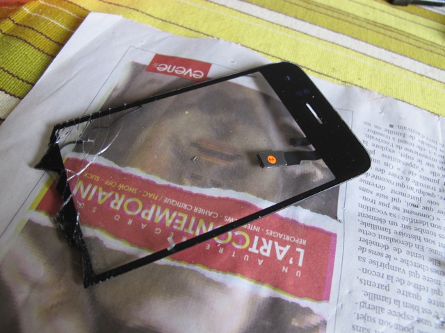 Featured image of post Changer l'Ecran Cassé de Son iPhone 3G
