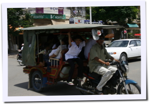 Featured image of post Cambodge - partie 3 - Mobylettes